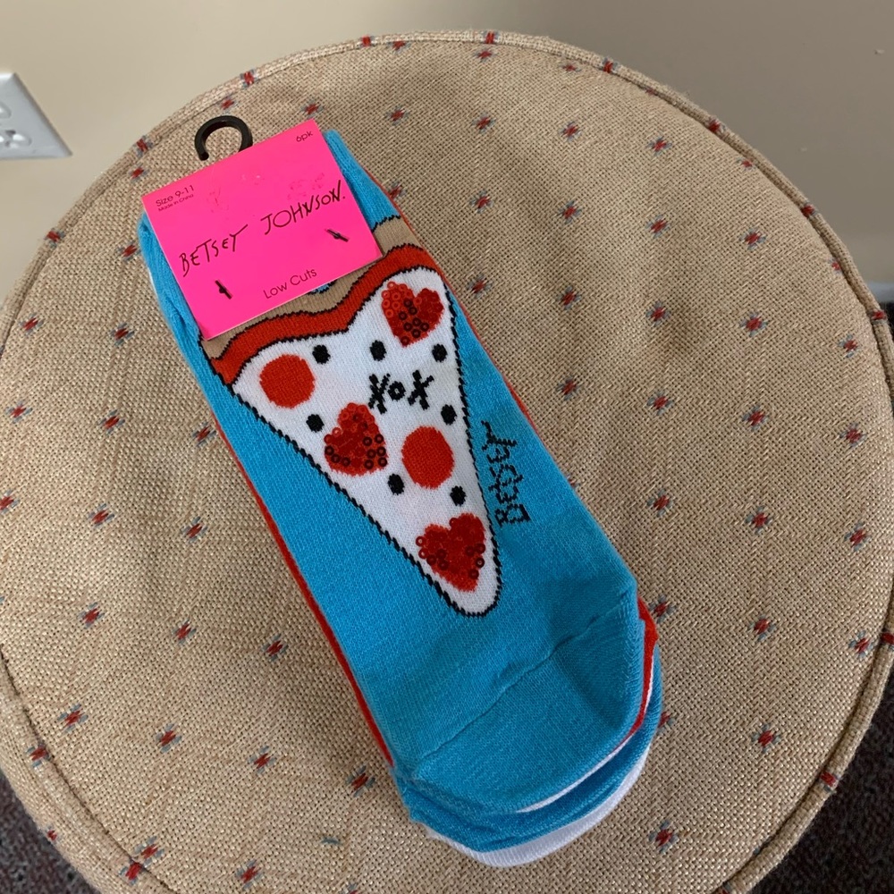New Set of 6 Betsey Johnson Socks Pizza & Pop Soda